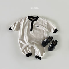 B) Two-style short suit