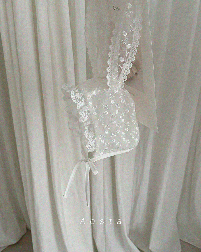 [AO5] Lace Rabbit hat