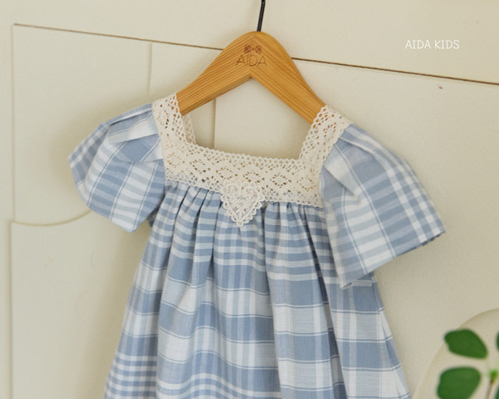 Two-way check one-piece [AA9]