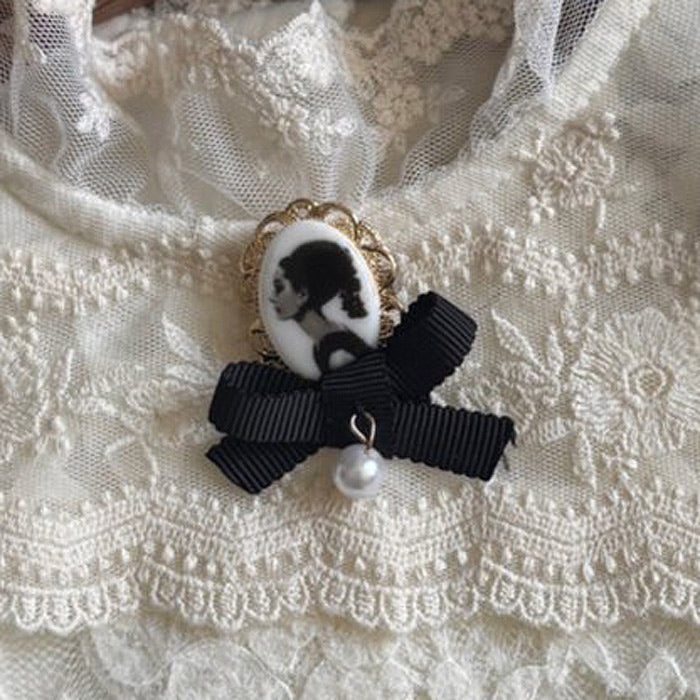 antique brooch [MN03]