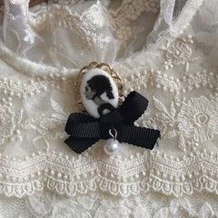 antique brooch [MN03]